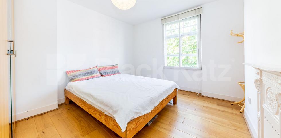 			TWO BED BY BOND STREET! , 2 Bedroom, 1 bath, 1 reception Flat			 Gilbert Street, Bond Street